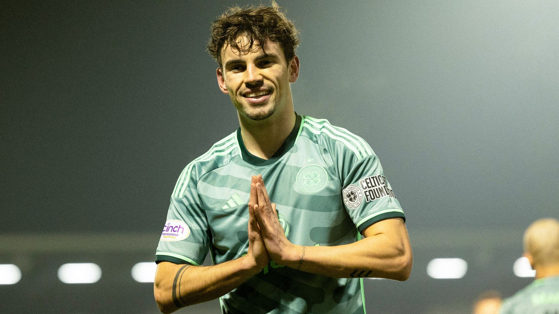 Celtic ease to three-goal victory at 10-player St Mirren