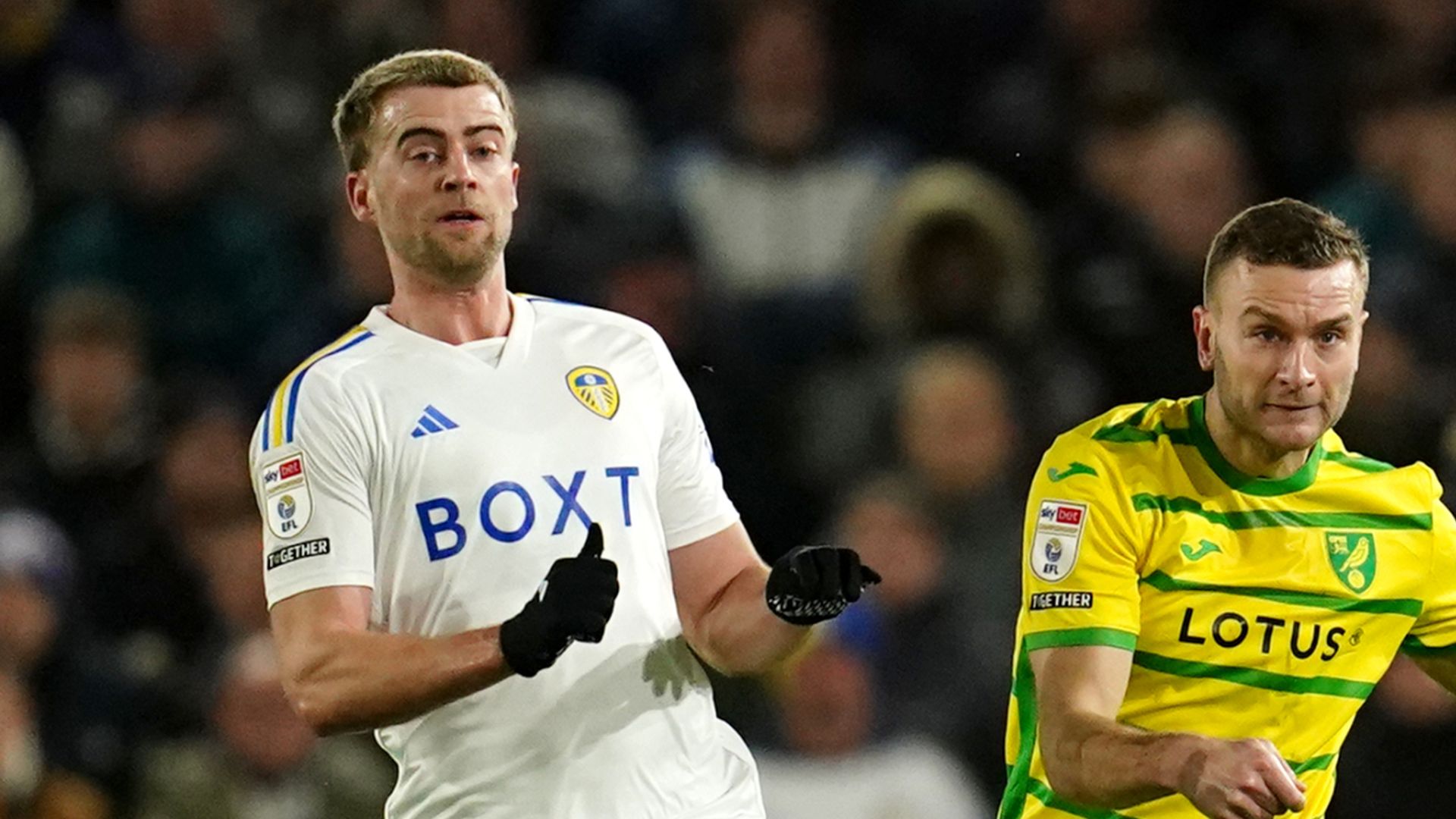 Leeds hold on against Norwich to close in on automatic spots