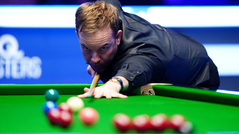 Ali Carter defeated Mark Williams 6-4 in Monday evening's match at Alexandra Palace