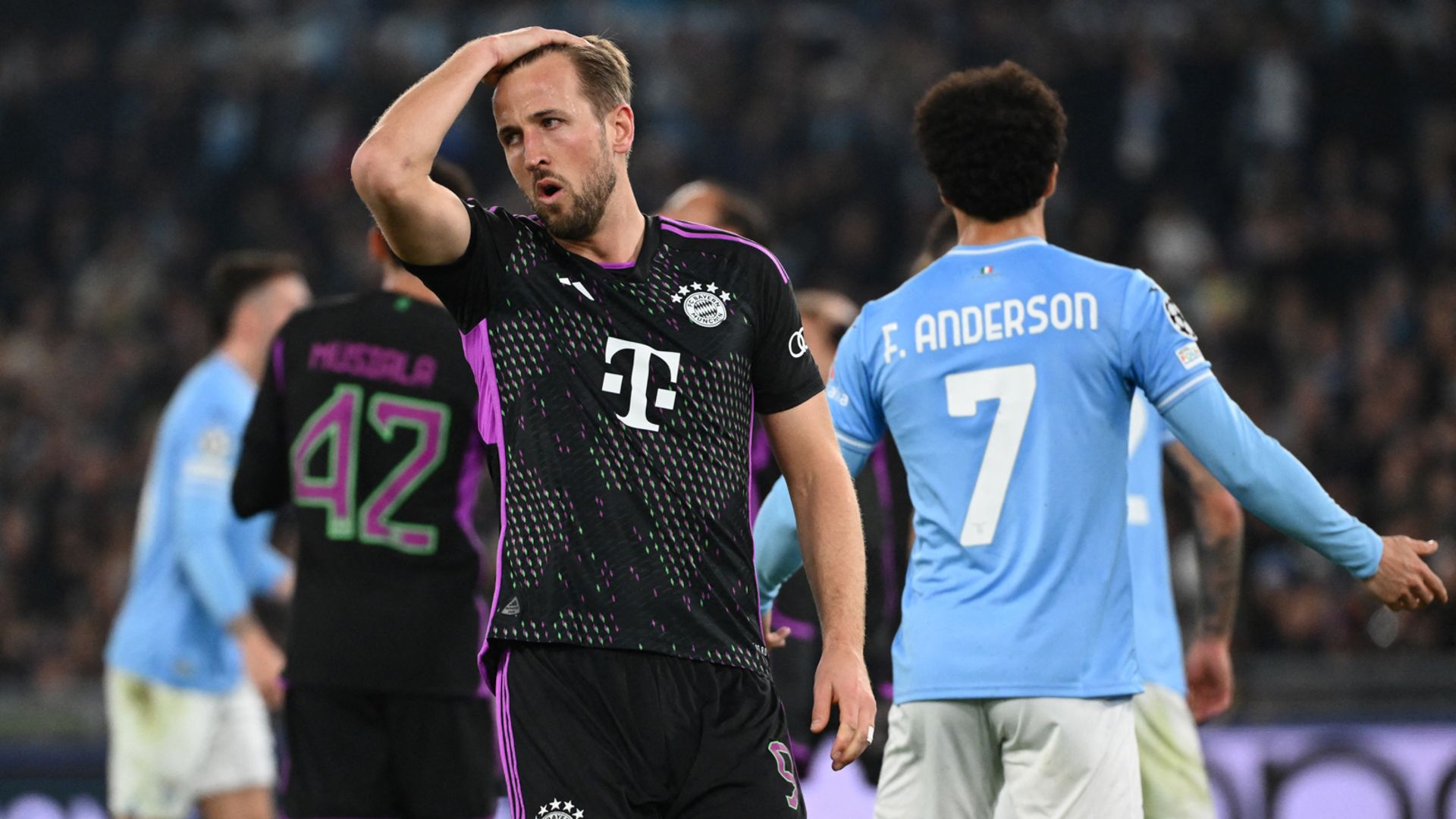 Kane and 10-player Bayern lose again as Lazio earn first-leg lead