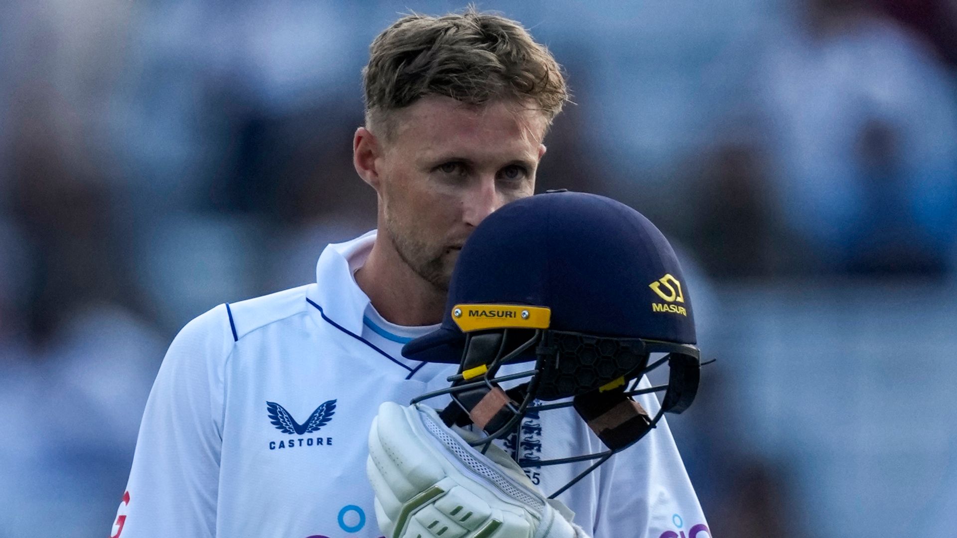 Cook hails 'masterclass' from centurion Root