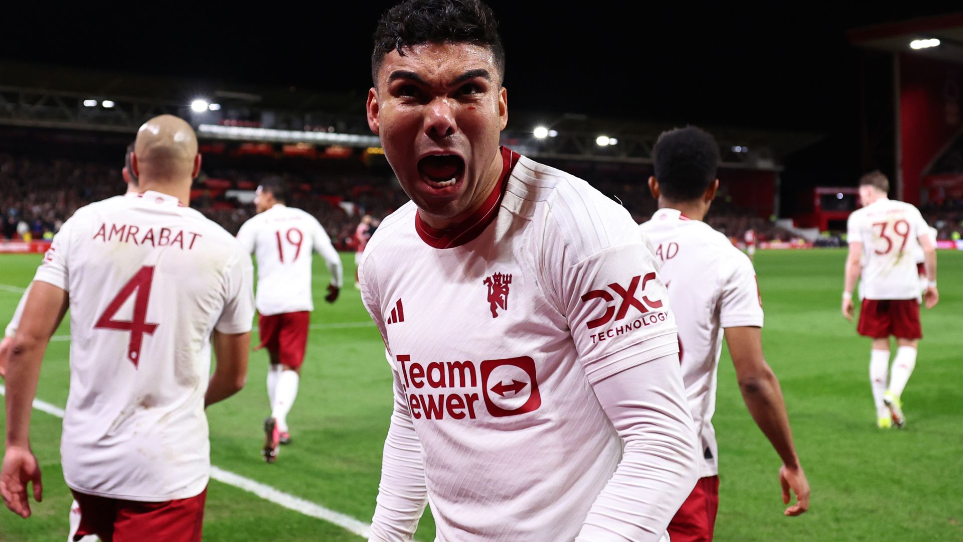 Dramatic Casemiro winner sends Man Utd into FA Cup quarter-finals