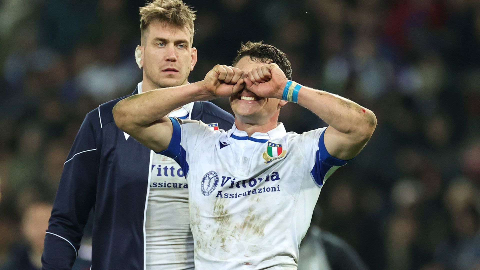 Italy draw with France after missing final kick