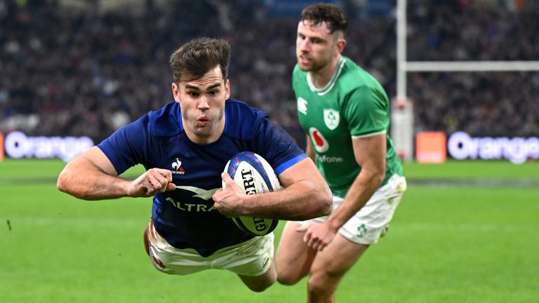 Damian Penaud hit back for France with a try seconds before half-time