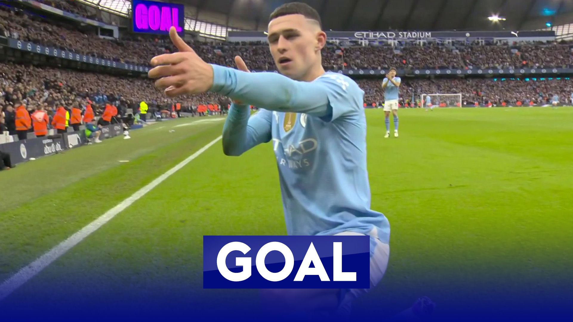 Foden screamer draws Man City level!