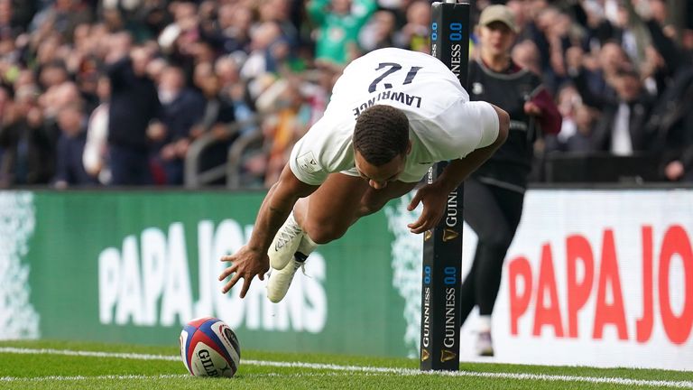 England's Ollie Lawrence scored the opening try of the Test in the corner