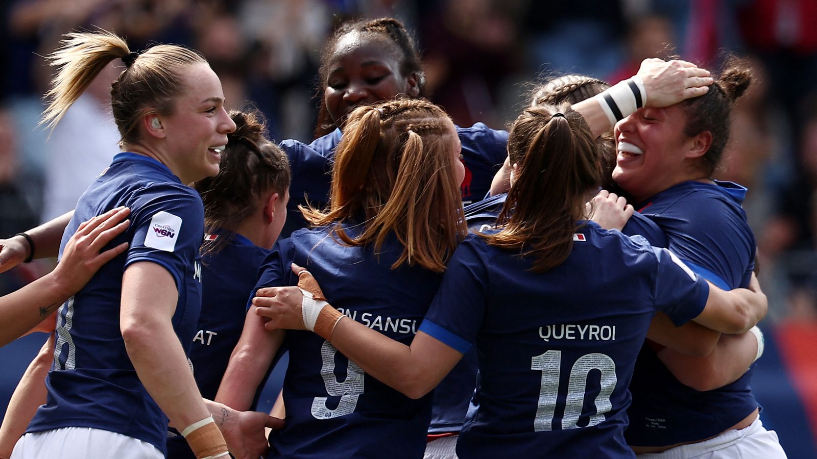 Women's Six Nations: France Women put six tries past Italy in 38-15 bonus-point victory