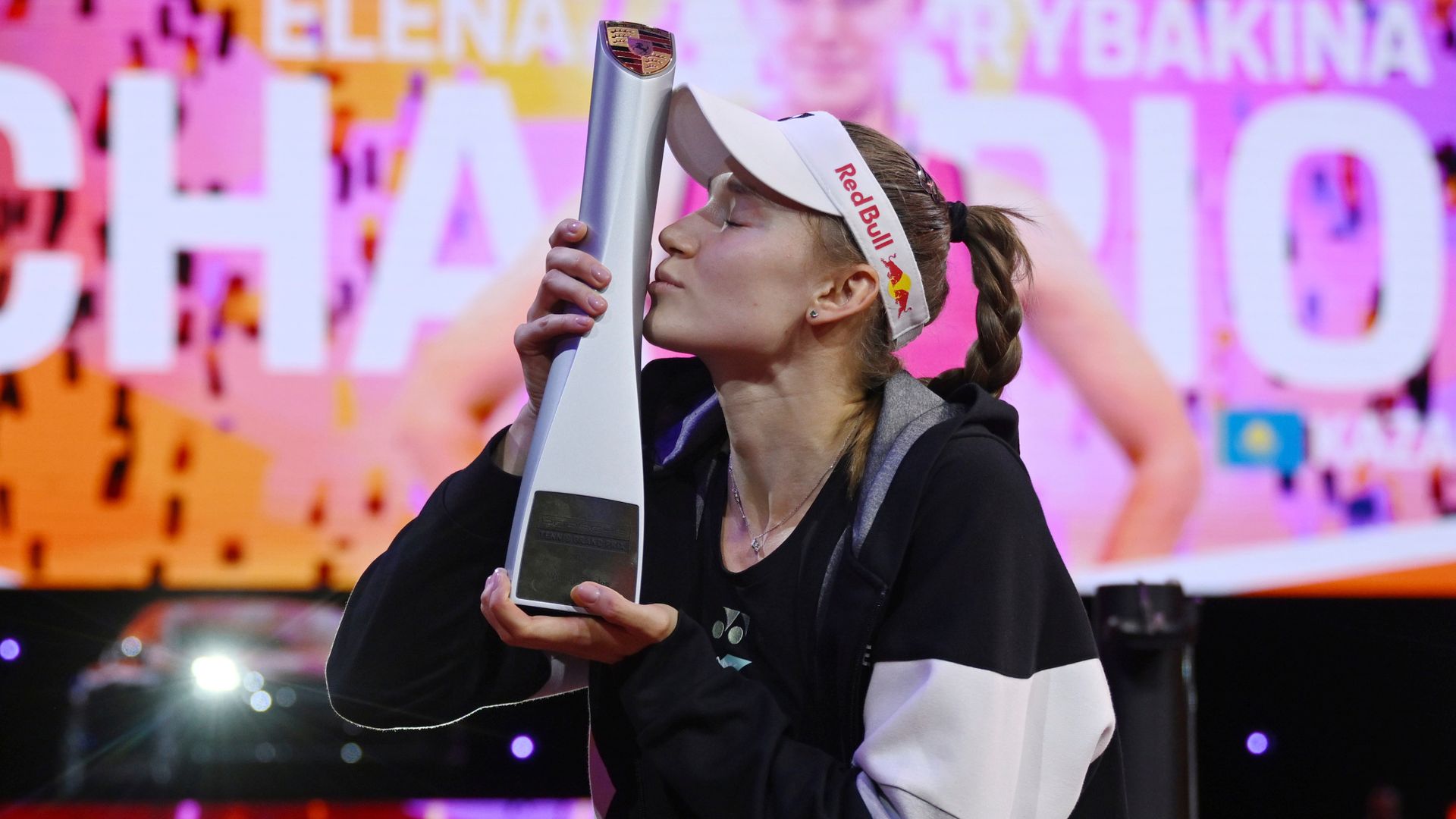 Rybakina storms to Stuttgart win as fine year continues
