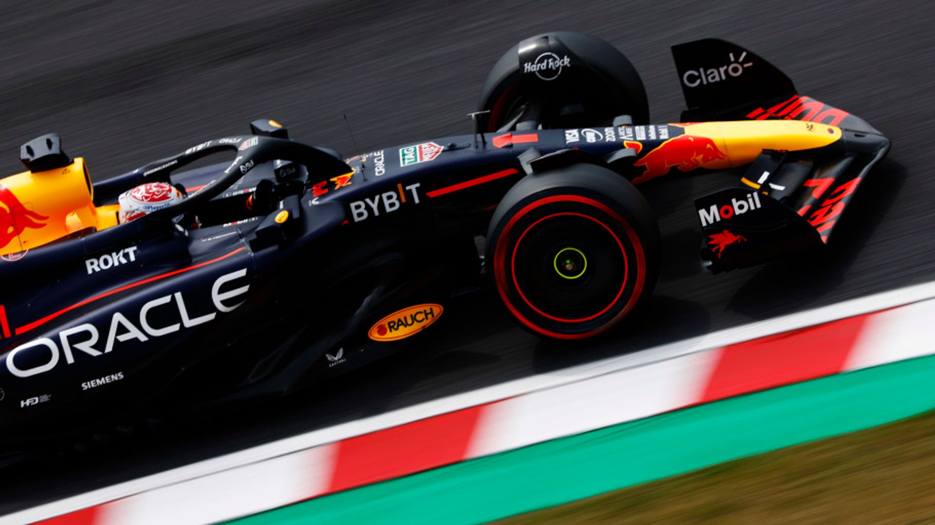 Verstappen fastest, Mercedes impress before Japanese GP qualifying