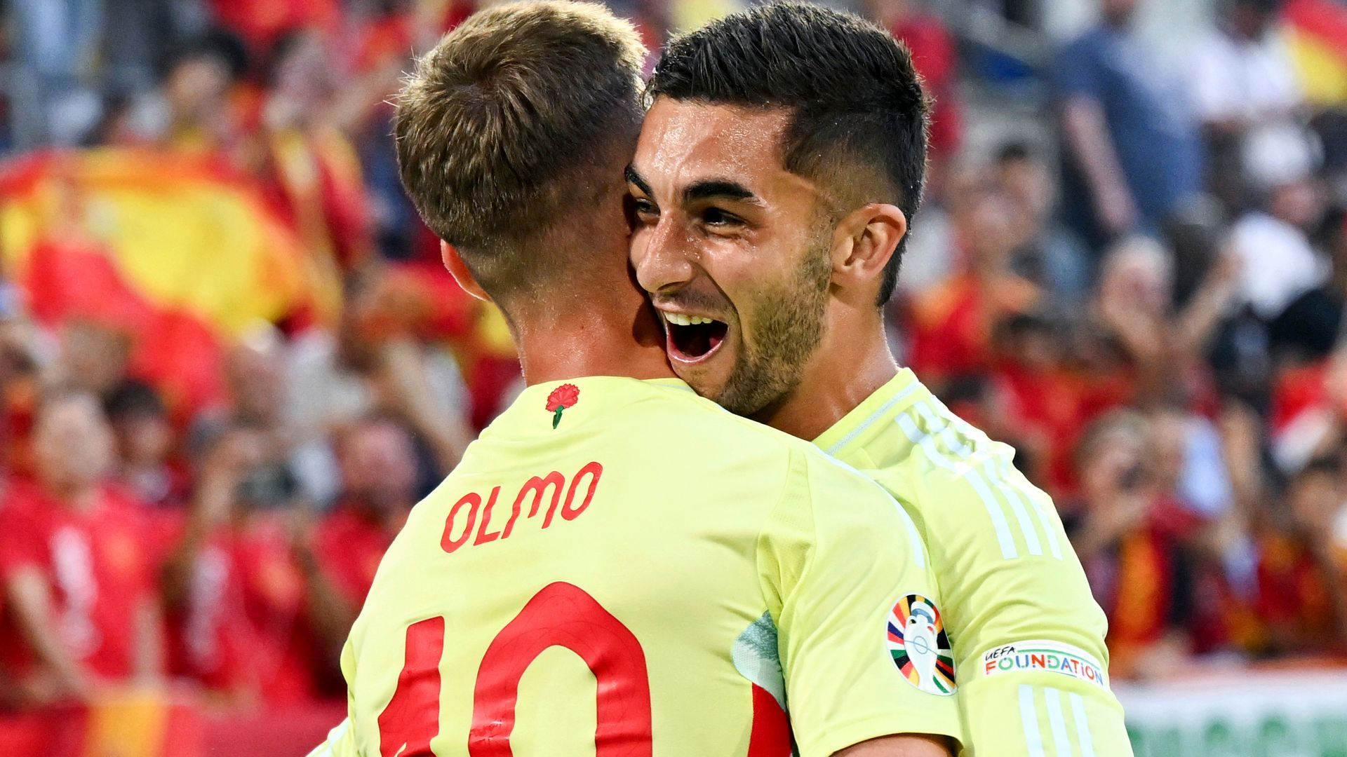 Spain stay perfect to eliminate Albania and book England place in last 16
