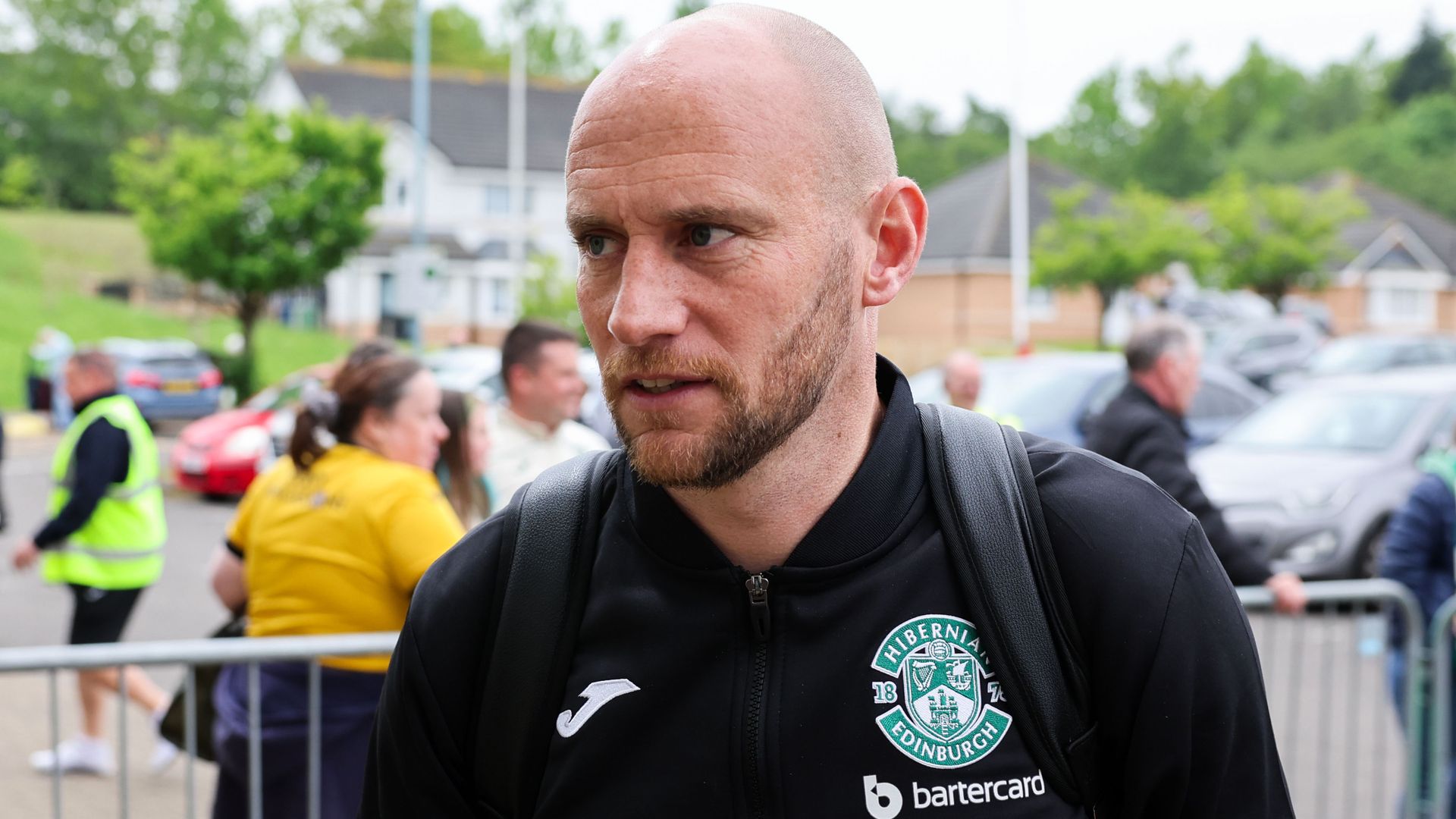 Hibernian offer Gray head coach role