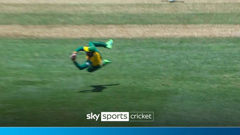 Reeza Hendricks removed Phil Salt with stunning diving catch at cover early in the run chase