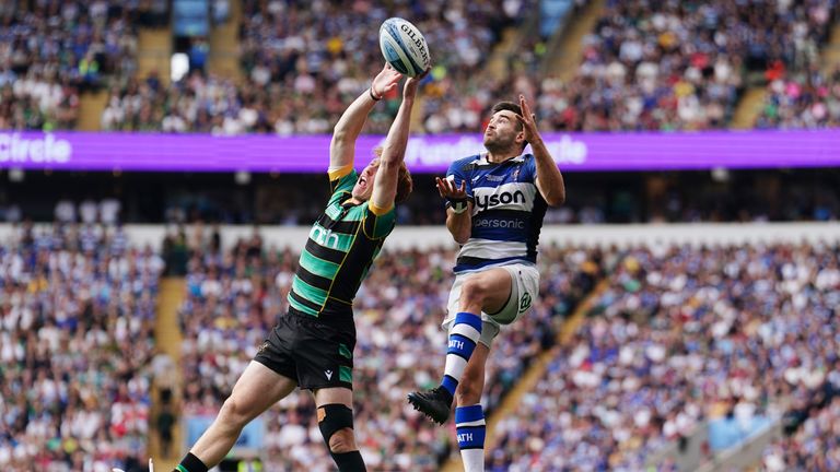 Wil Muir leapt high and reacted quickly to score as Bath got on level terms at 18-18