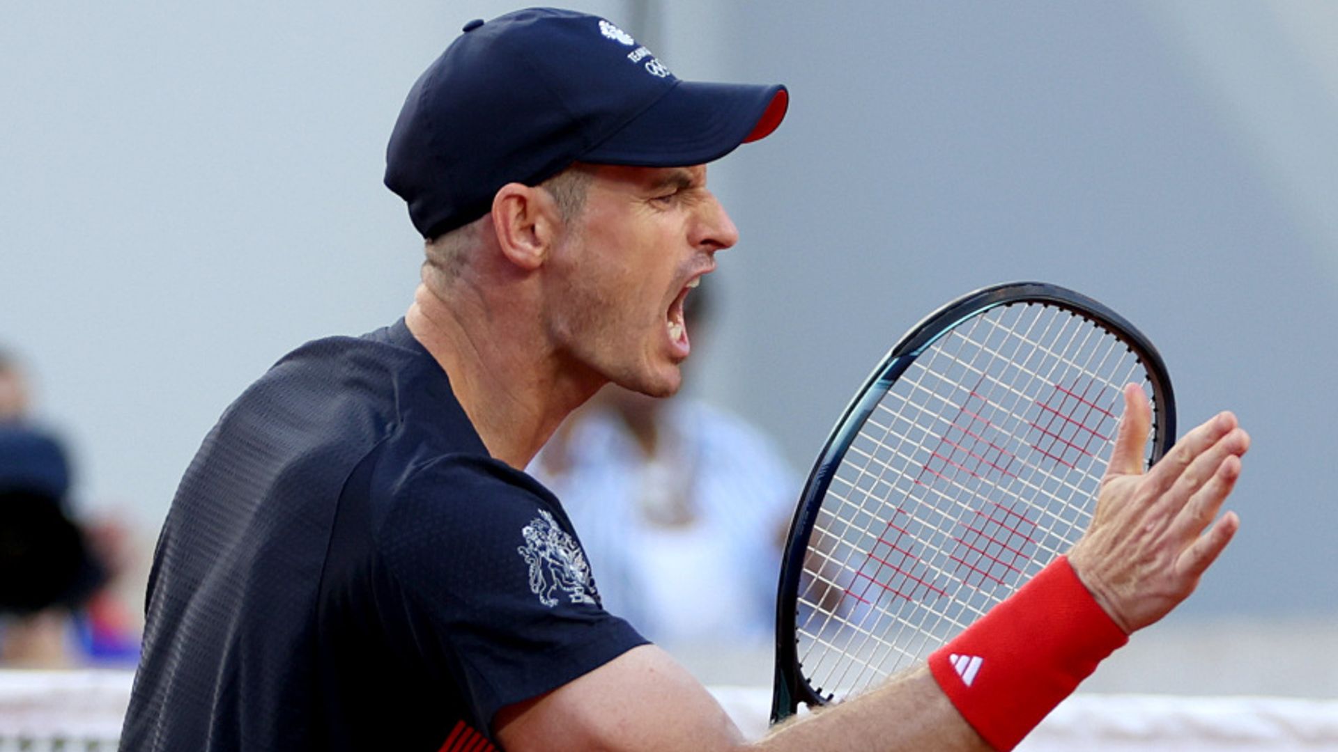 Murray extends career after epic doubles comeback