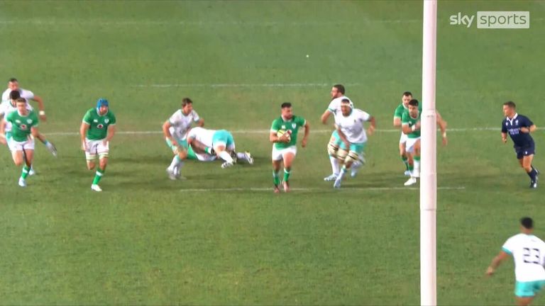 Conor Murray races over to score a late try and keep Ireland in the hunt against South Africa.