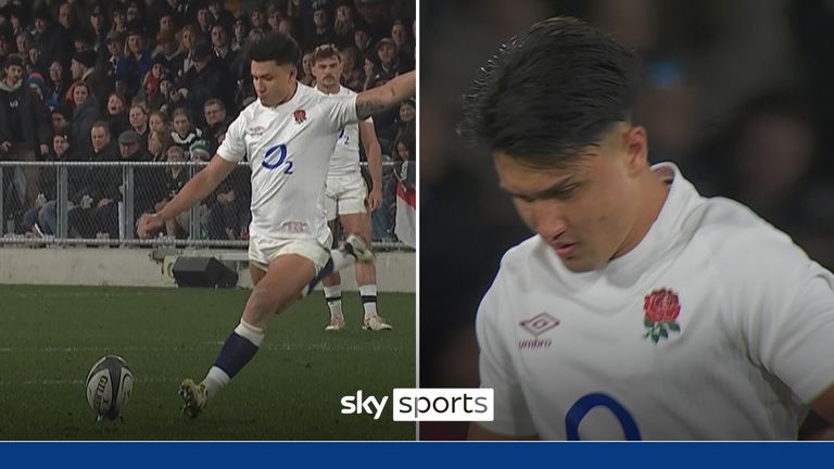 Marcus Smith missed a straightforward kick to give England the lead against New Zealand