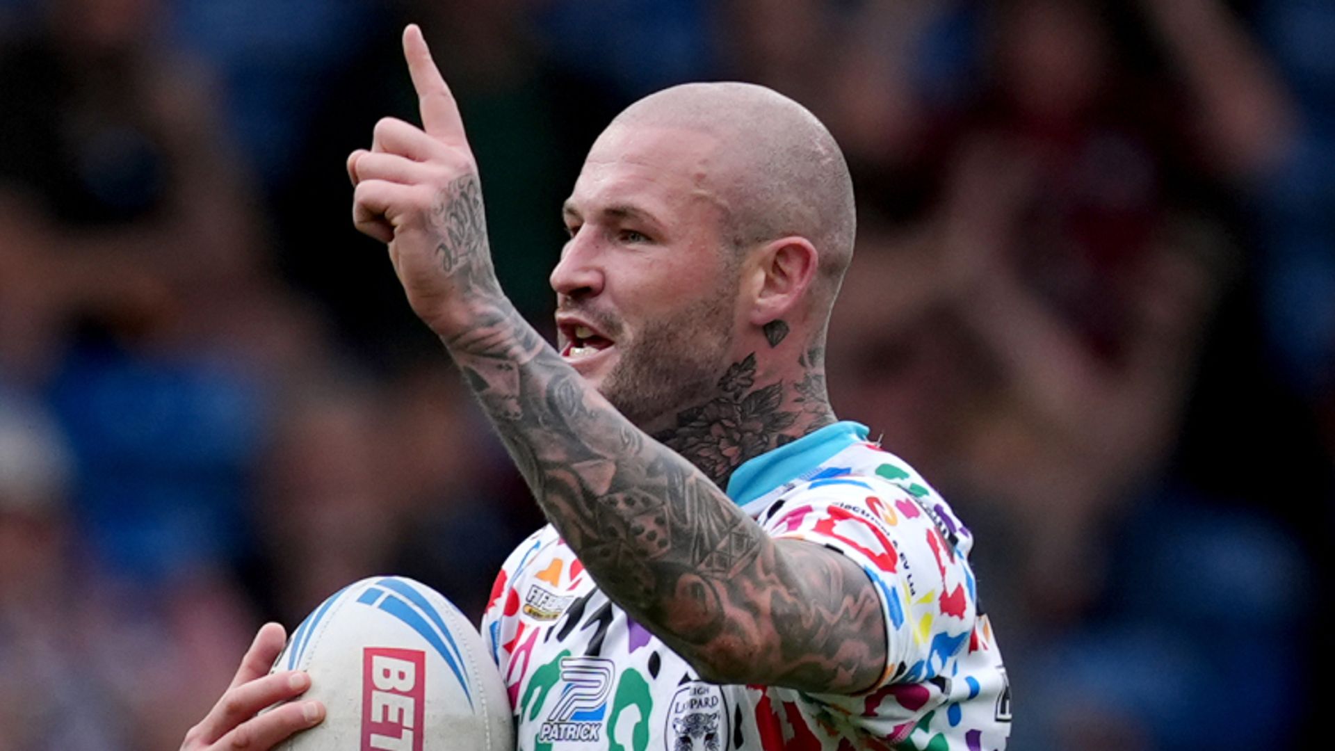 Hardaker haul boosts Leigh's play-off dreams in Magic win over Salford