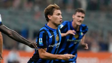 Inter Milan's Nicolo Barella, center, celebrates scoring his side's 2nd goal during the Serie A soccer match between Inter Milan and Atalanta at the at the San Siro stadium in Milan, Italy, Friday, Aug. 30, 2024. (AP Photo/Luca Bruno)