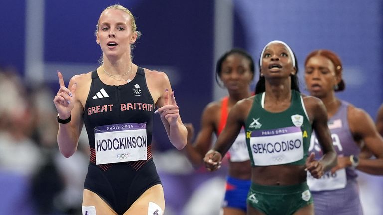 Keely Hodgkinson cruised into the women's 800m final