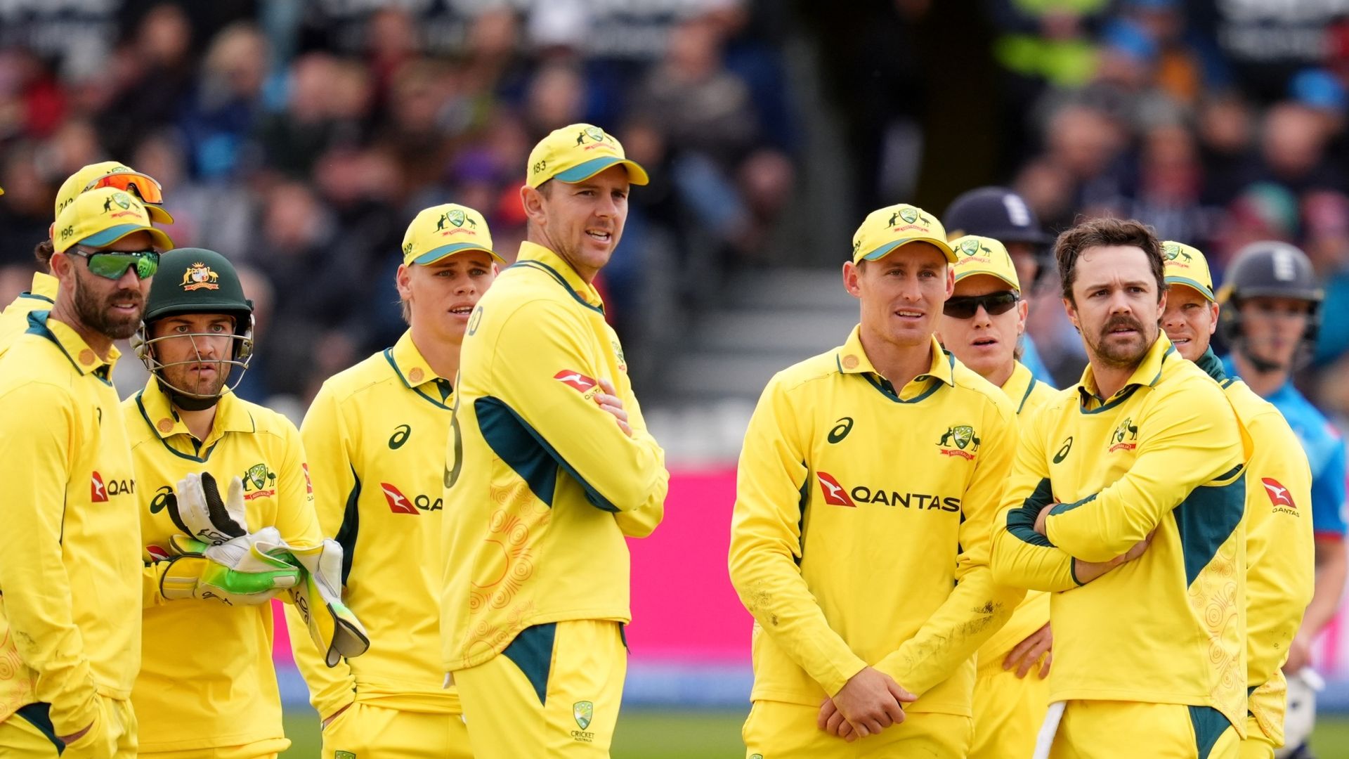 Australia win ODI series through DLS despite Duckett's ton