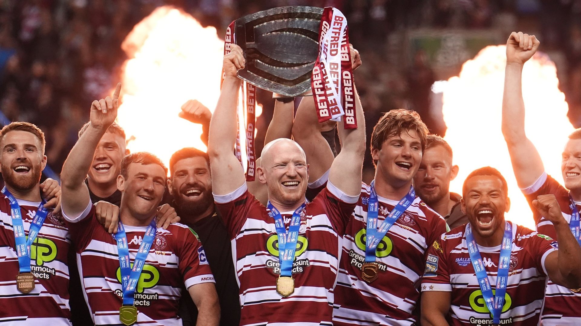 Wigan rout Salford to retain League Leaders' Shield