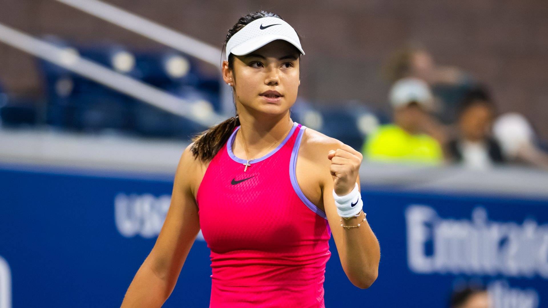 Raducanu shrugs off foot injury to make Korea Open quarters