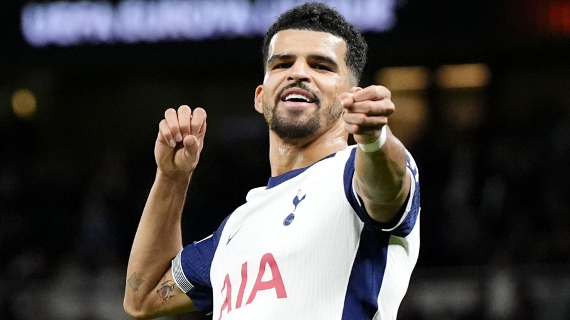 Ten-player Spurs punish wasteful Qarabag in Europa League