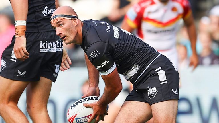 Danny Houghton signed off from his Hull FC career 18 years after his debut with defeat vs Catalans Dragons in Super League on Saturday