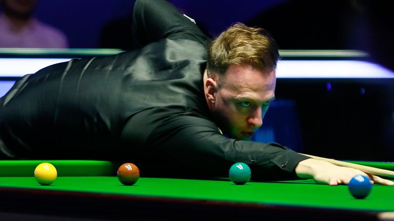 Judd Trump menjadi juara perdana Saudi Arabia Snooker Masters setelah kemenangan dramatis di babak akhir