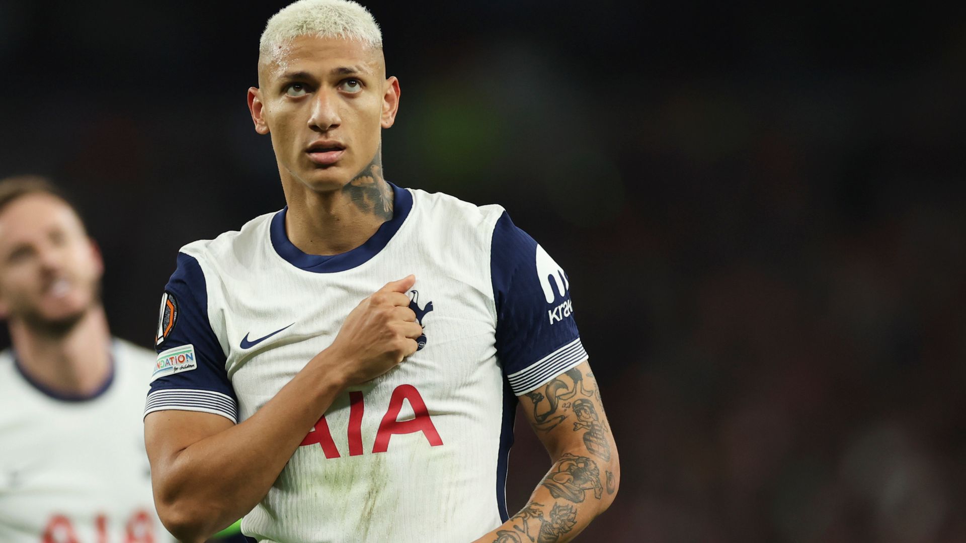 Richarlison penalty keeps Spurs perfect in EL as Moore compared to Neymar