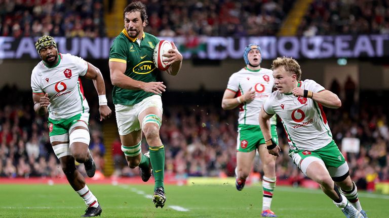 Eben Etzebeth cantered over for South Africa's second try