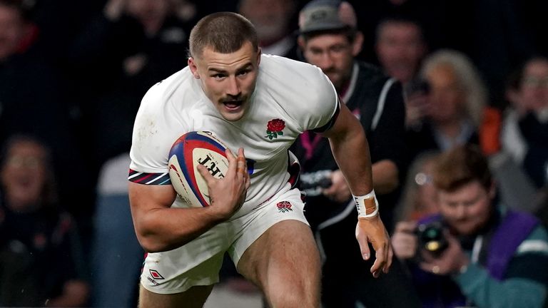 Ollie Sleightholme scored England's opening try against South Africa in a pulsating start to the game