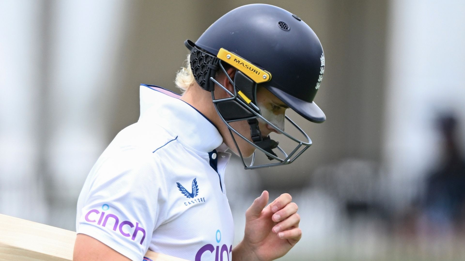 England thrashed by New Zealand in final Test