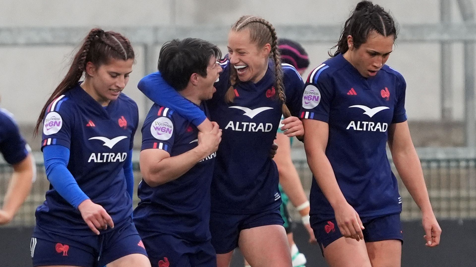 France hold off Ireland as Scotland edge Wales in Women's Six Nations