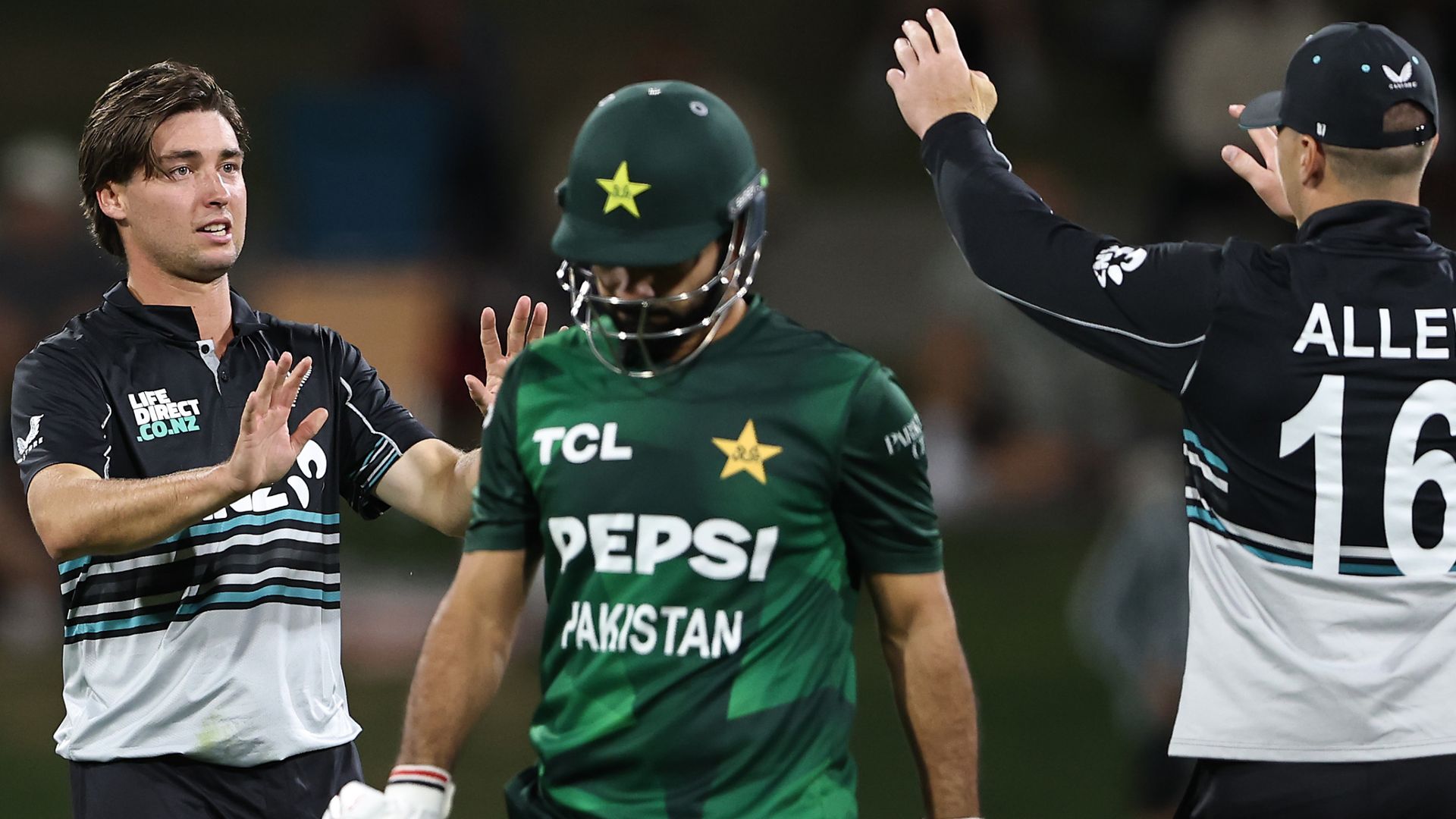 Pakistan suffer heaviest T20I defeat as New Zealand romp to series win