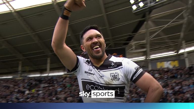 Jordan Rapana scores a brilliant solo try to mount a potentially stunning comeback for Hull FC against Hull KR
