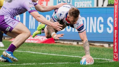 Tom Johnstone was among the try scorers as Wakefield thrashed Warrington in Sunday's Super League