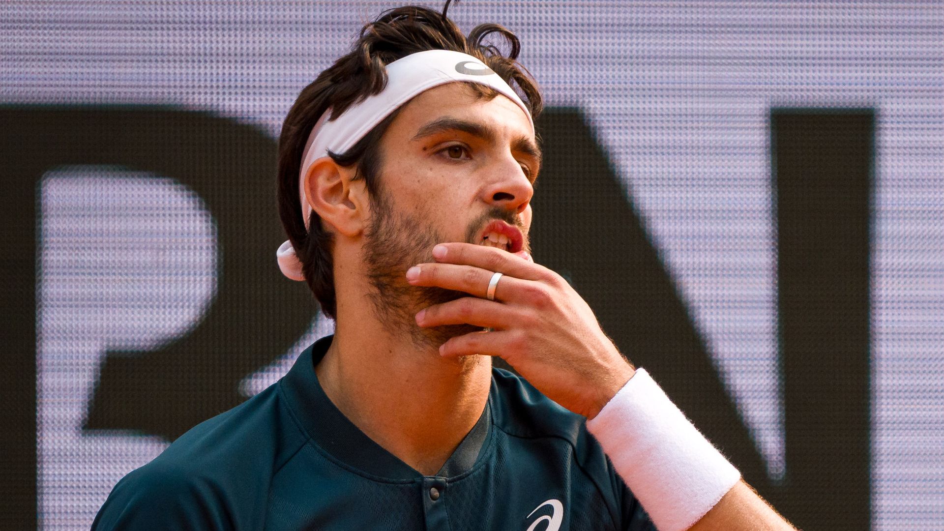 Should Musetti have been disqualified after kicking a ball at a line judge?