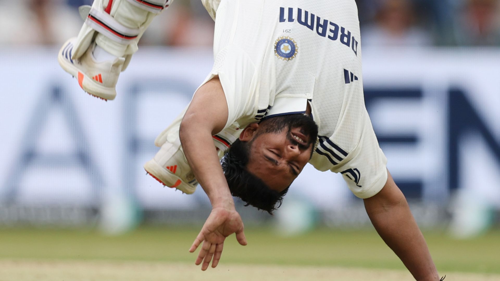Sixes and a somersault - 'Great entertainer' Pant lights up Headingley