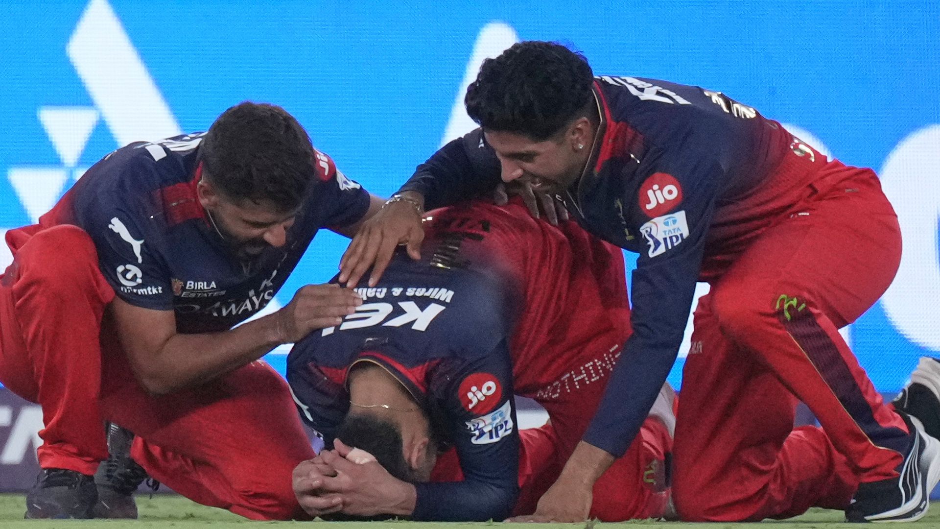 Kohli in tears as RCB beat Punjab Kings to historic first IPL victory