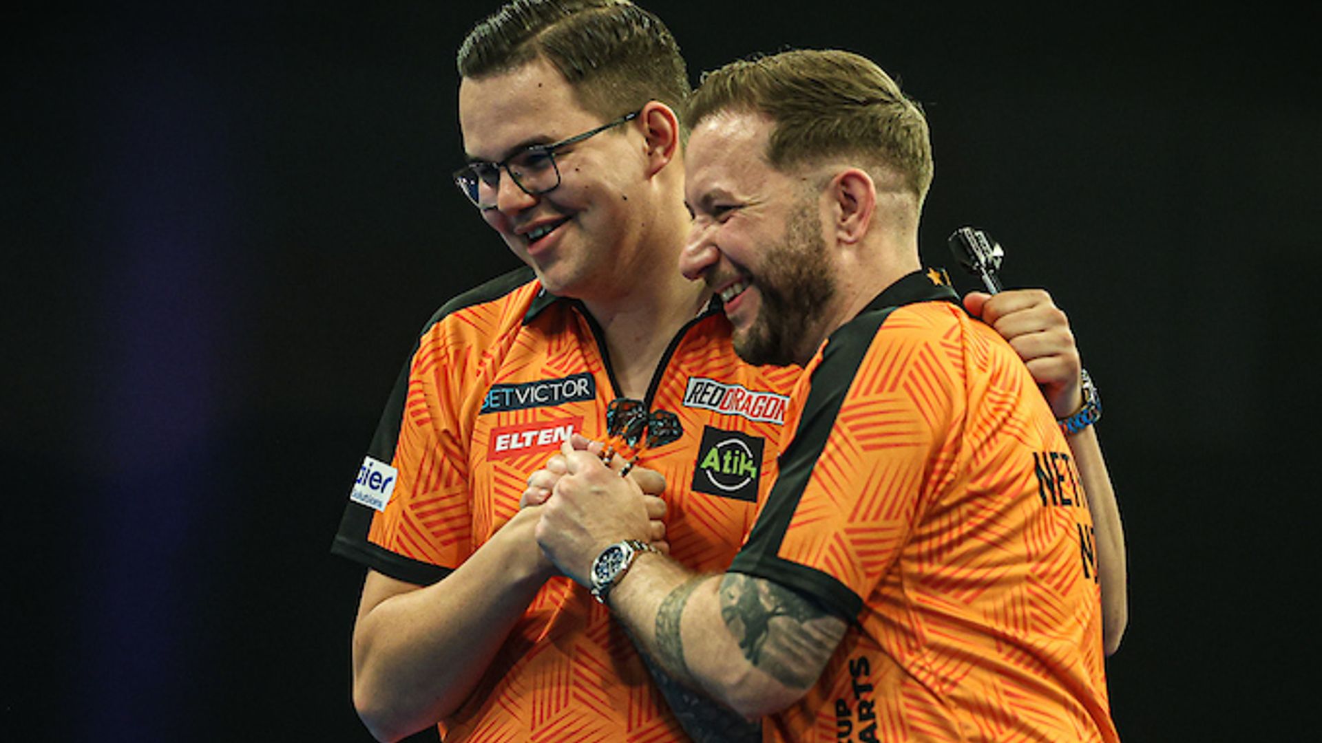 Netherlands, Republic of Ireland make winning starts at World Cup of Darts