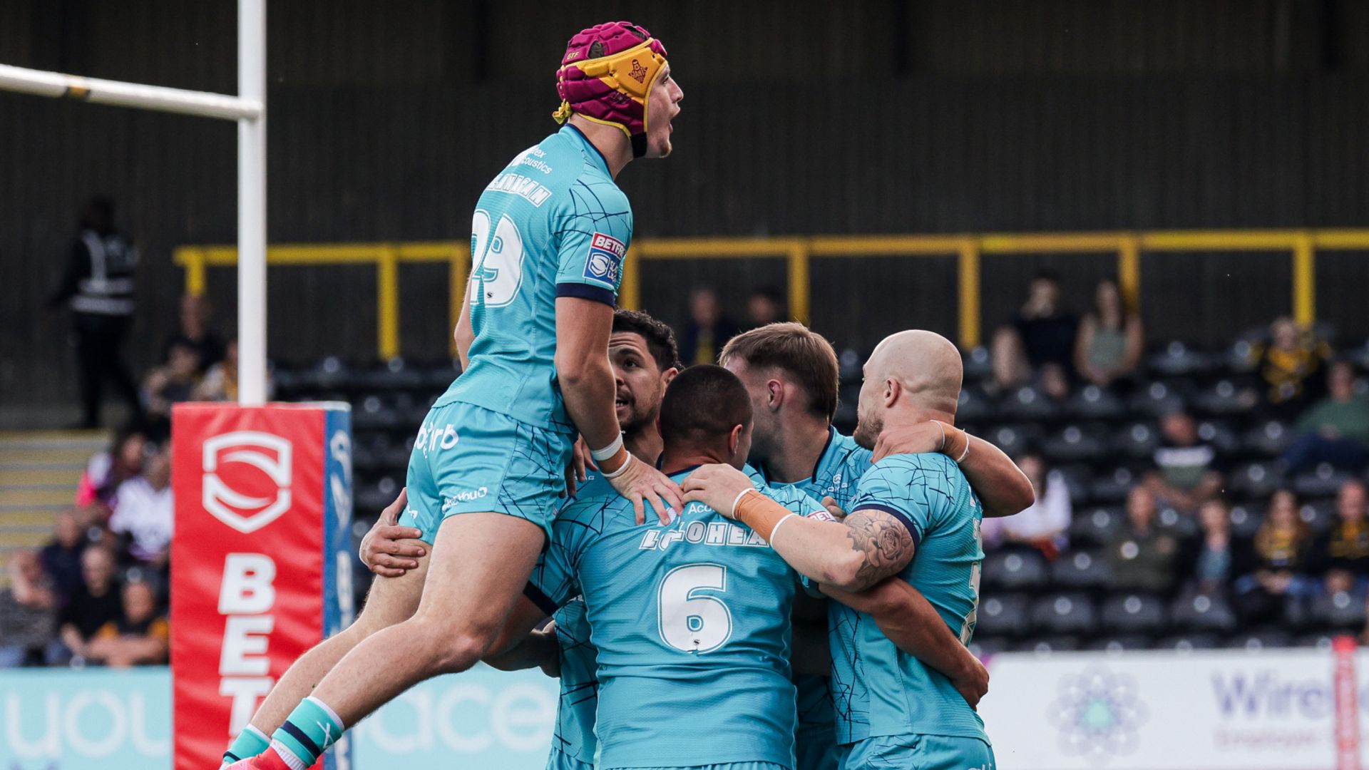 Huddersfield thump Castleford to claim third win of season