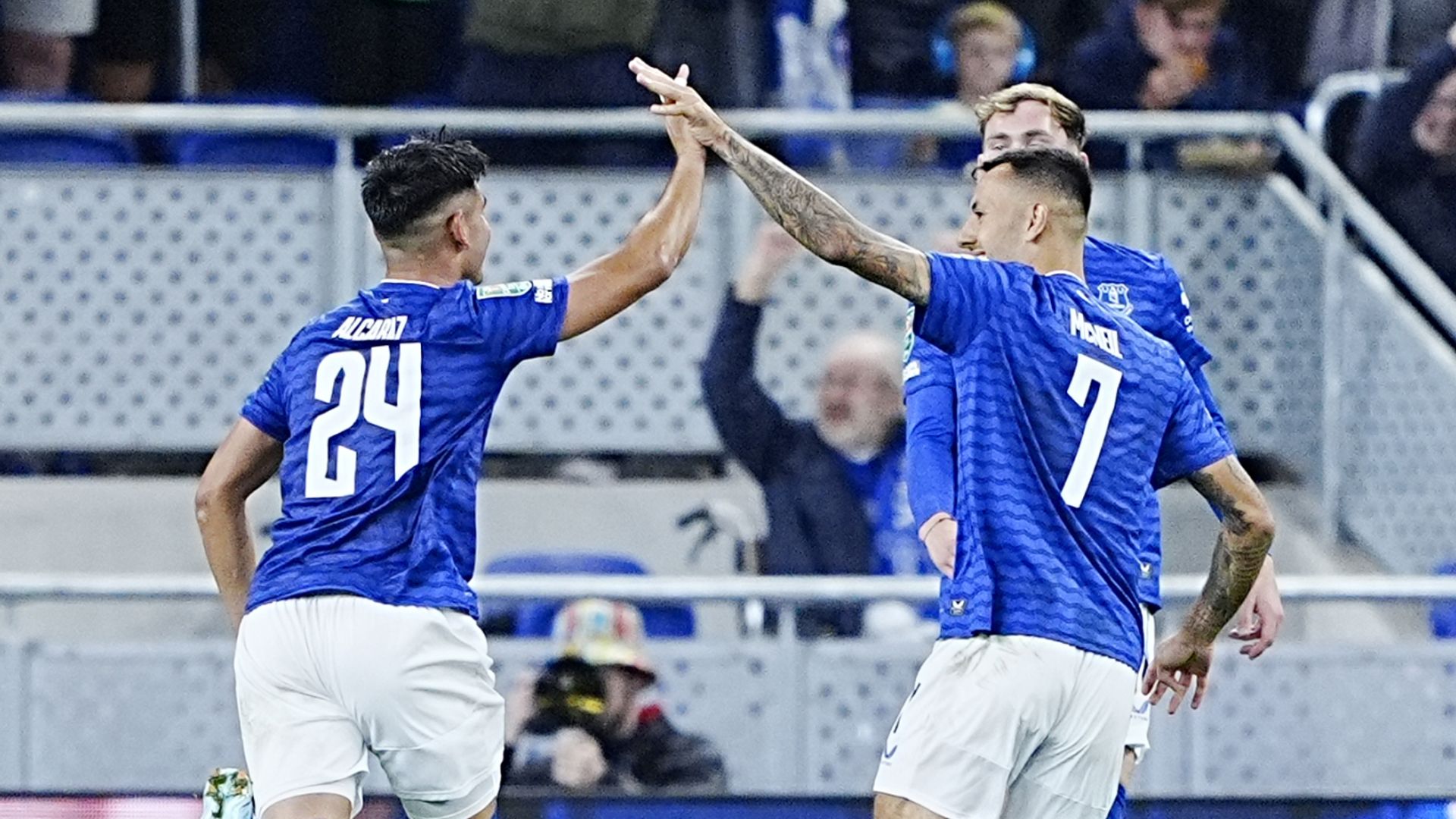 Superb Alcaraz opener helps Everton avoid slip-up against Mansfield