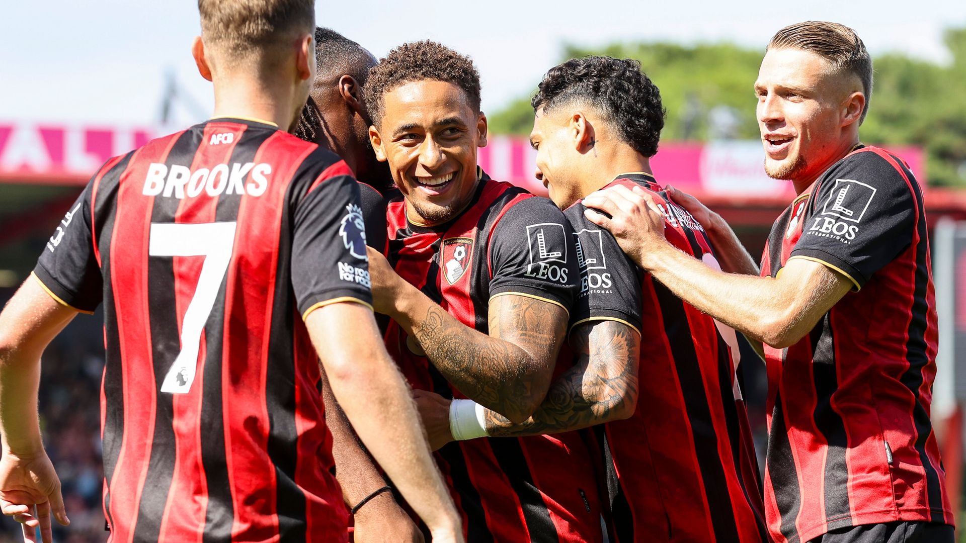 Tavernier edges Bournemouth past 10-man Wolves