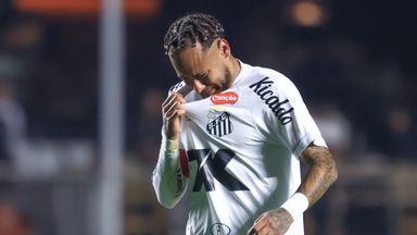 Image of SP - SAO PAULO - 08/17/2025 - BRAZILIAN A 2025, SANTOS x VASCO - Santos player Neymar cries after the match against Vasco at the Morumbi stadium for the Brazilian A 2025 championship. Photo: Marcello Zambrana/AGIF