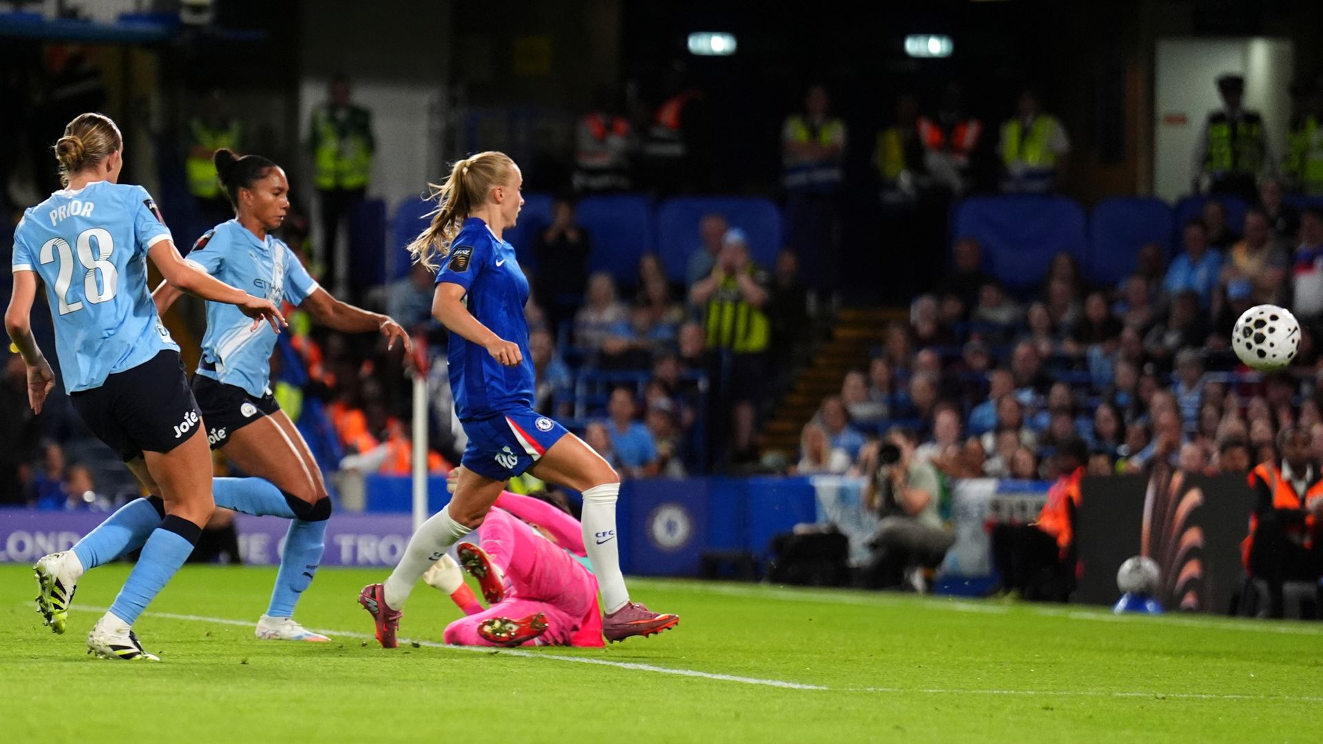 Reaction as Chelsea begin title defence by edging City LIVE! & highlights