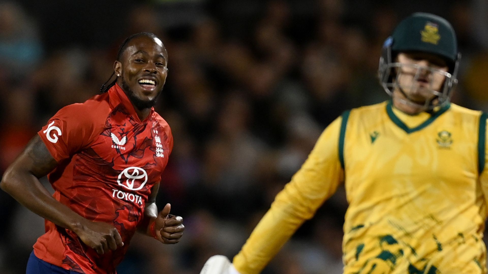 Archer takes two in an over for England as South Africa chase 305 LIVE!
