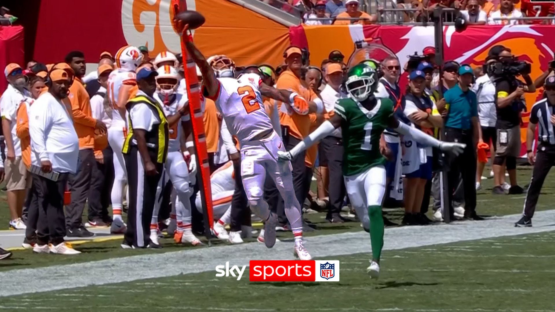 Emeka Egbuka makes unbelievable one-handed catch!