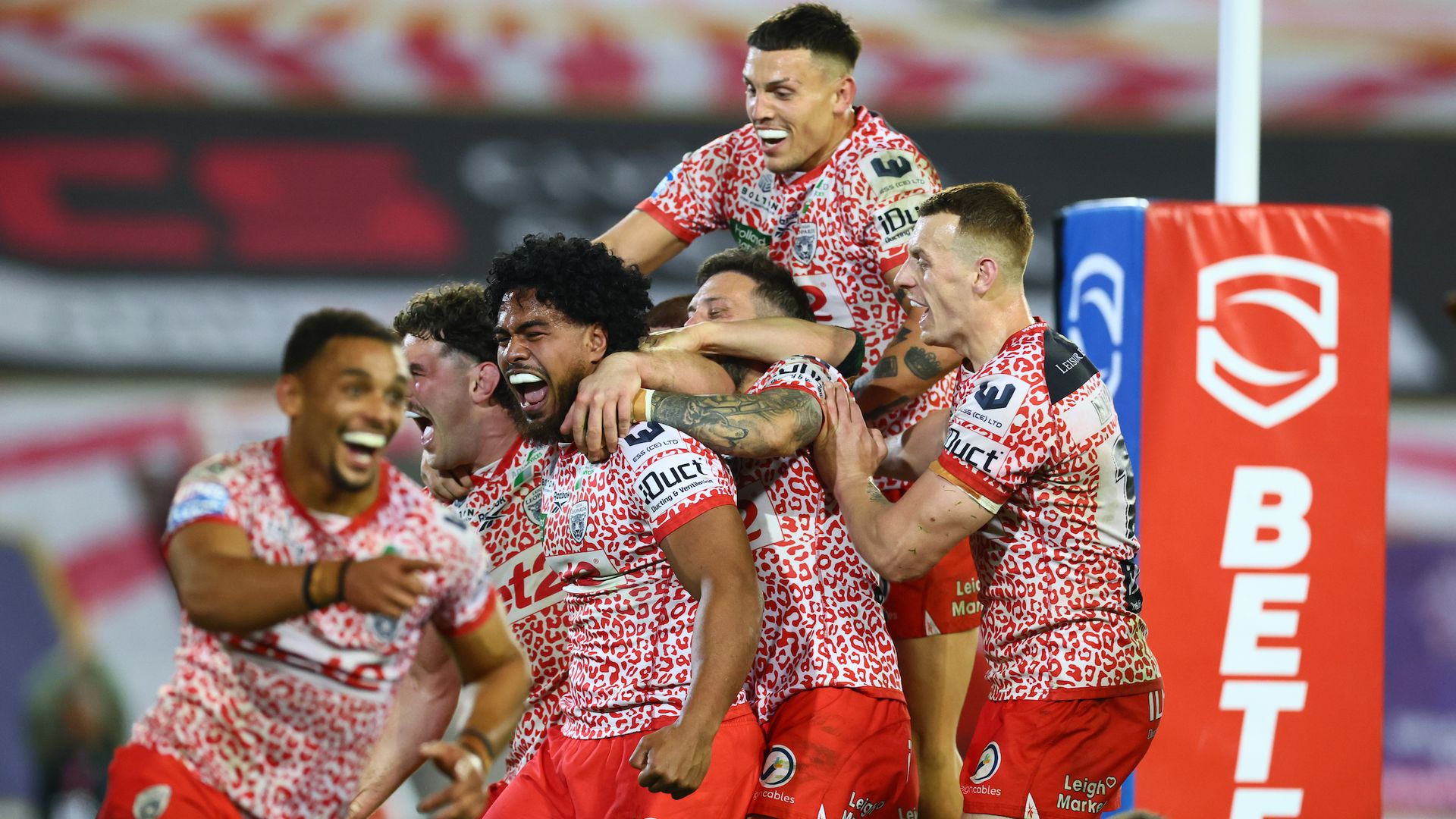 Leigh book semi-final spot with dominant win over Wakefield