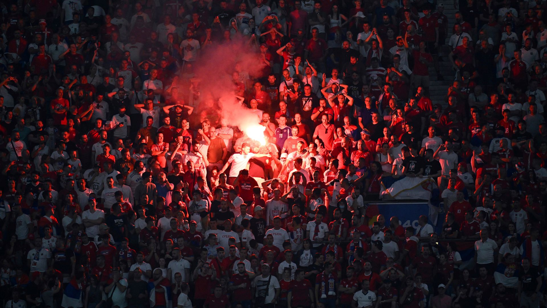Serbian FA urges fans to behave against England